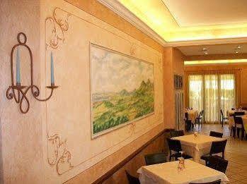 Hotel Santa Lucia Кашина Екстериор снимка